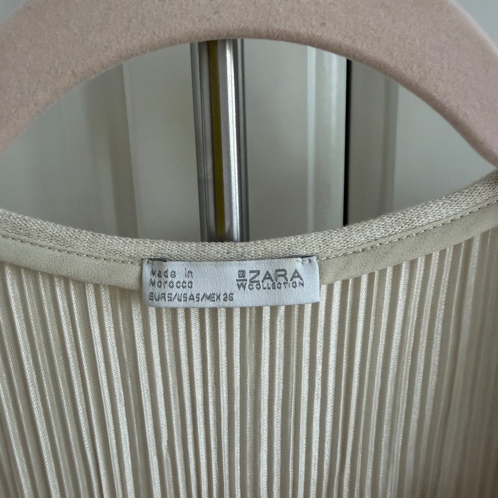 Zara Silver Pleated Top - Picture 4 of 6